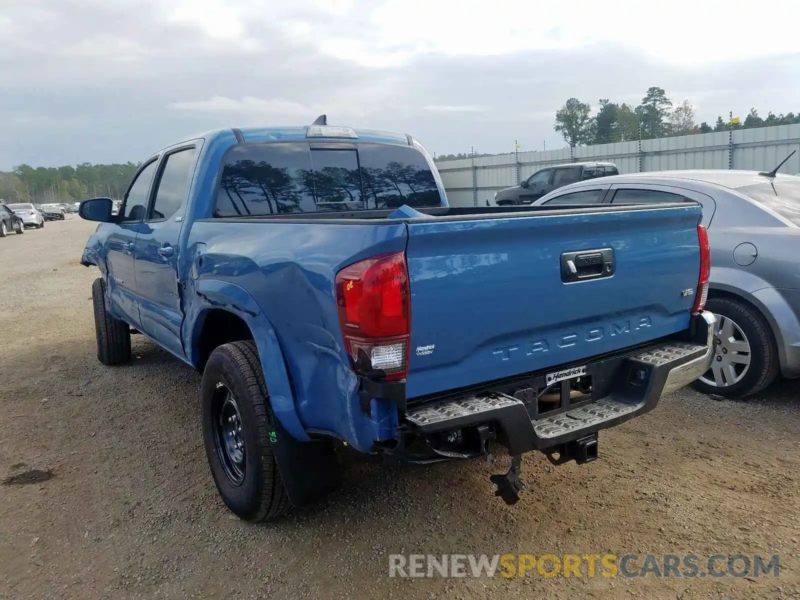 3 Photograph of a damaged car 3TMAZ5CN6KM106371 TOYOTA TACOMA 2019