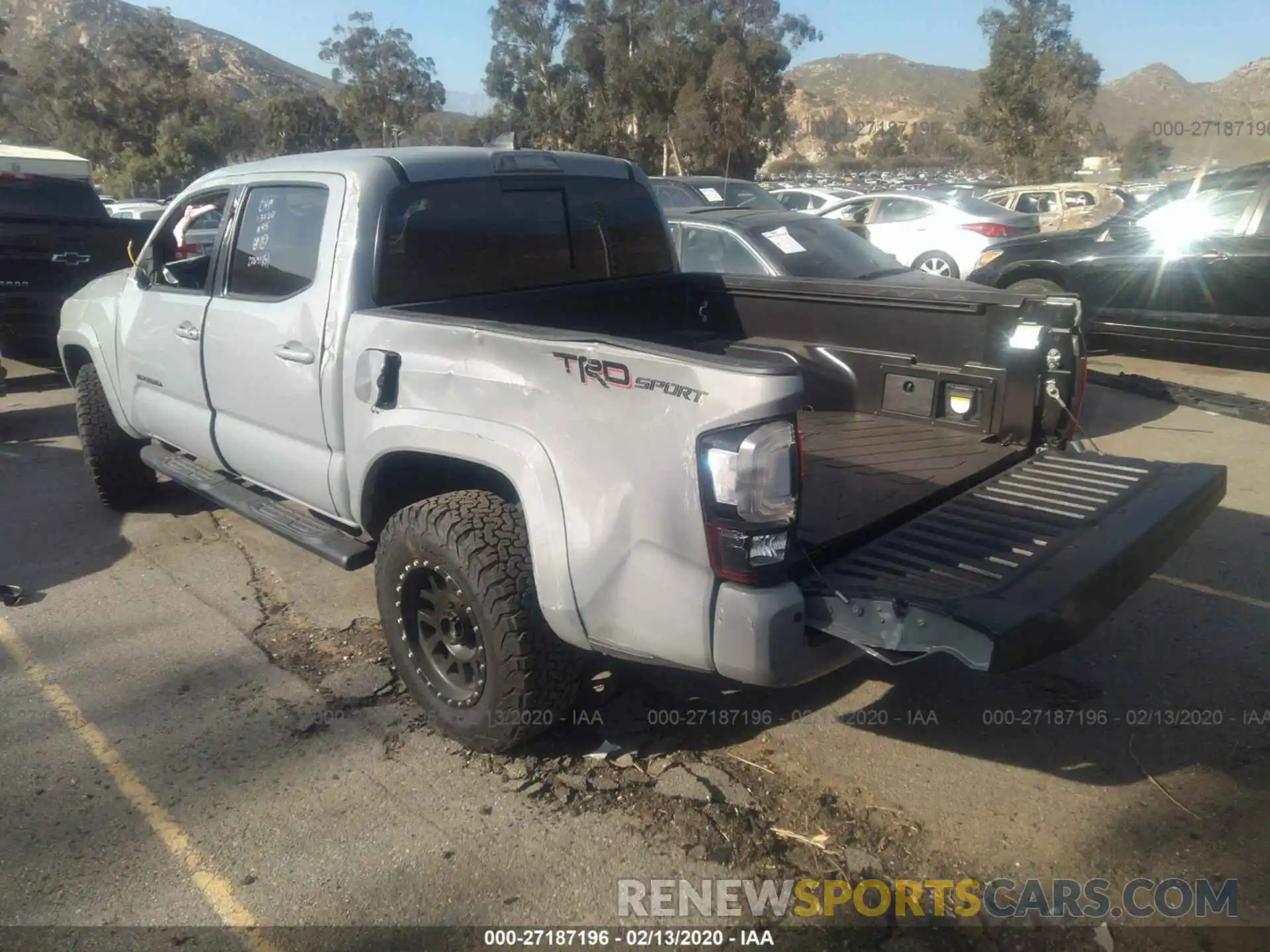 3 Фотография поврежденного автомобиля 3TMAZ5CN6KM108900 TOYOTA TACOMA 2019