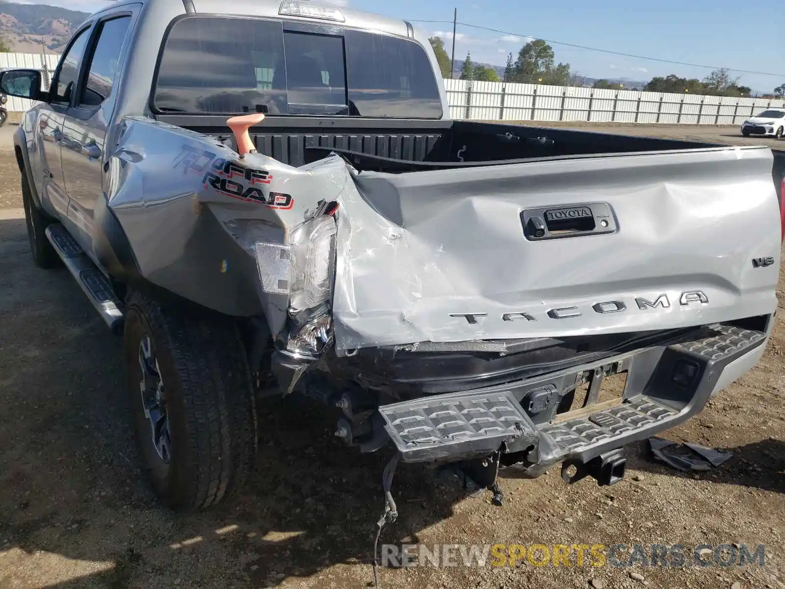 9 Photograph of a damaged car 3TMAZ5CN6KM113840 TOYOTA TACOMA 2019