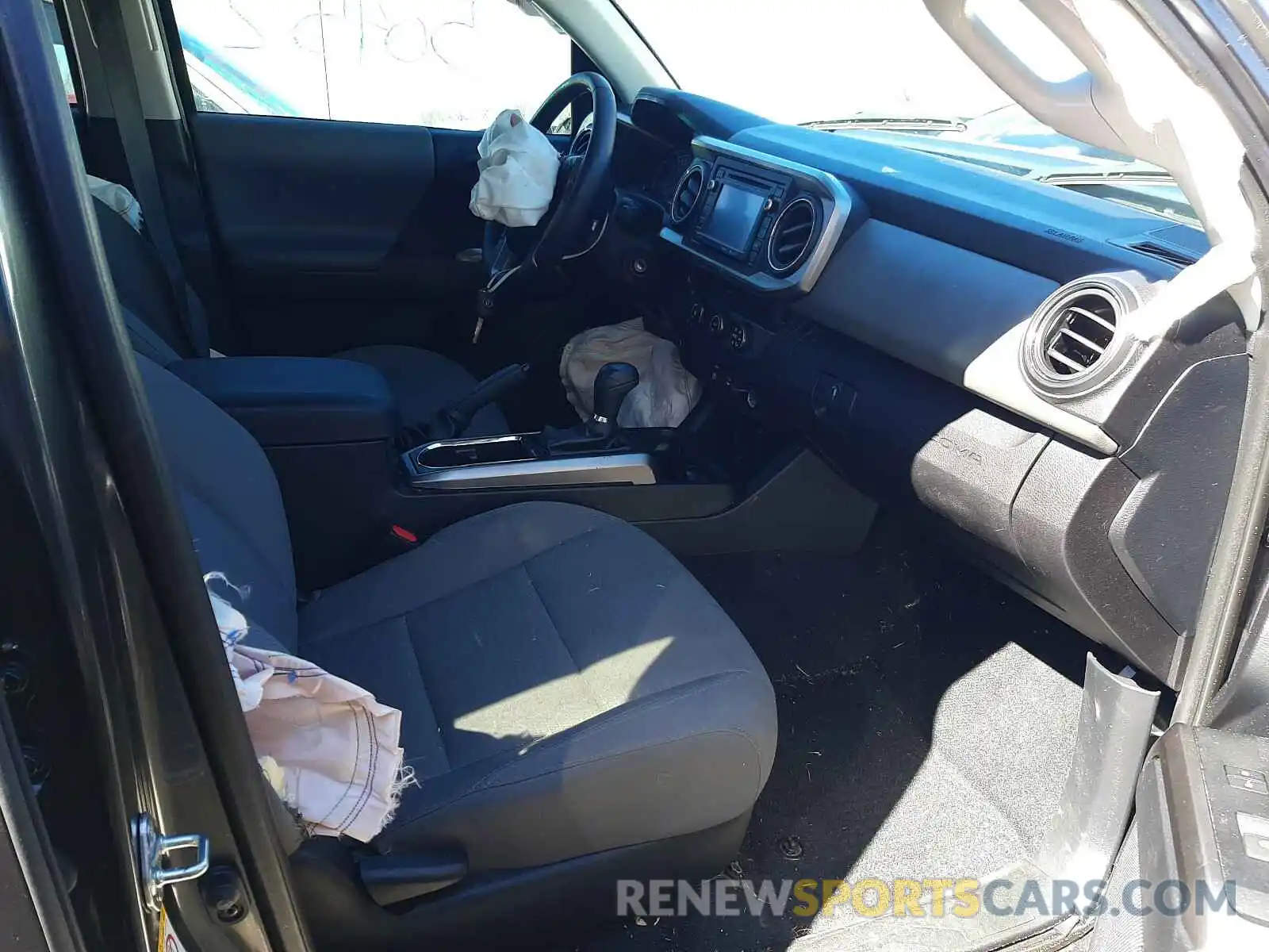 5 Photograph of a damaged car 3TMAZ5CN7KM079620 TOYOTA TACOMA 2019