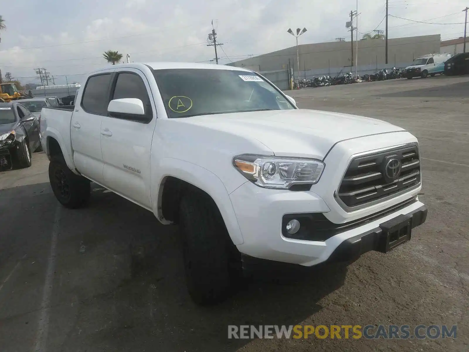 1 Photograph of a damaged car 3TMAZ5CN7KM080119 TOYOTA TACOMA 2019