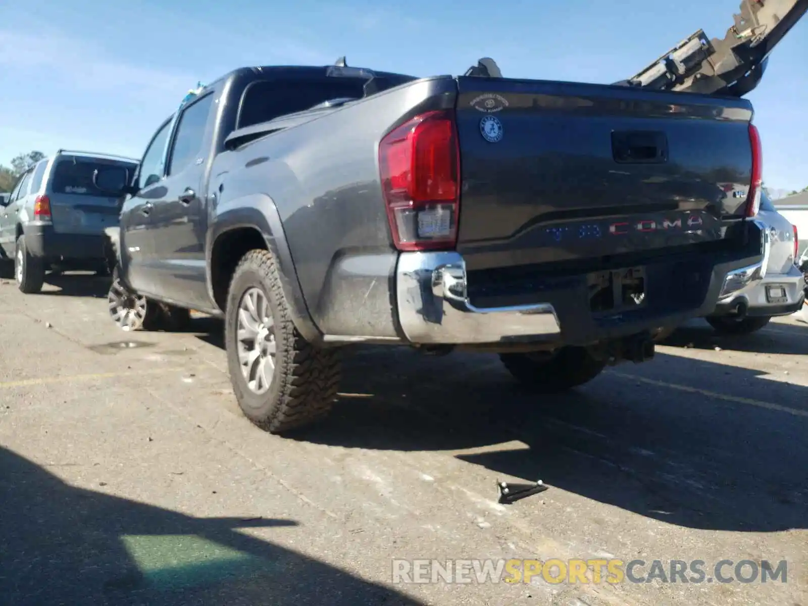 3 Photograph of a damaged car 3TMAZ5CN7KM081500 TOYOTA TACOMA 2019