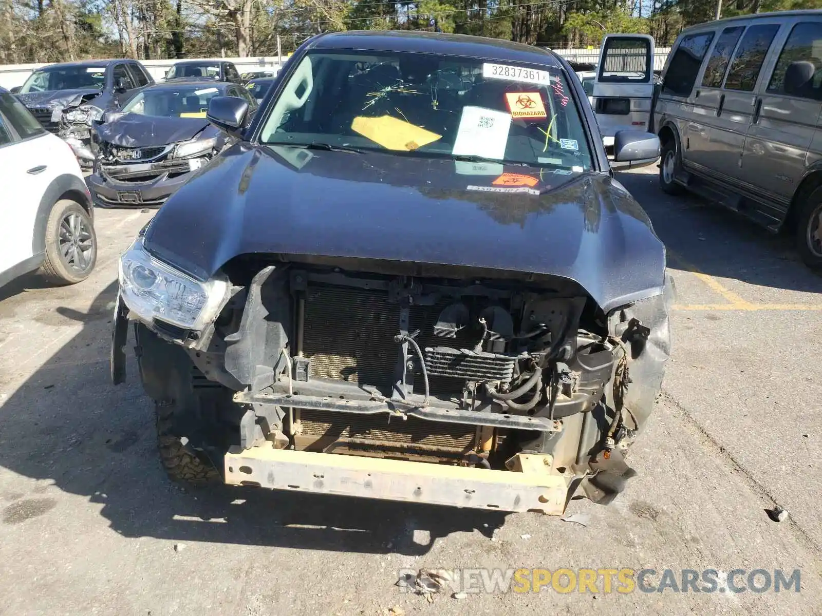 9 Photograph of a damaged car 3TMAZ5CN7KM081500 TOYOTA TACOMA 2019