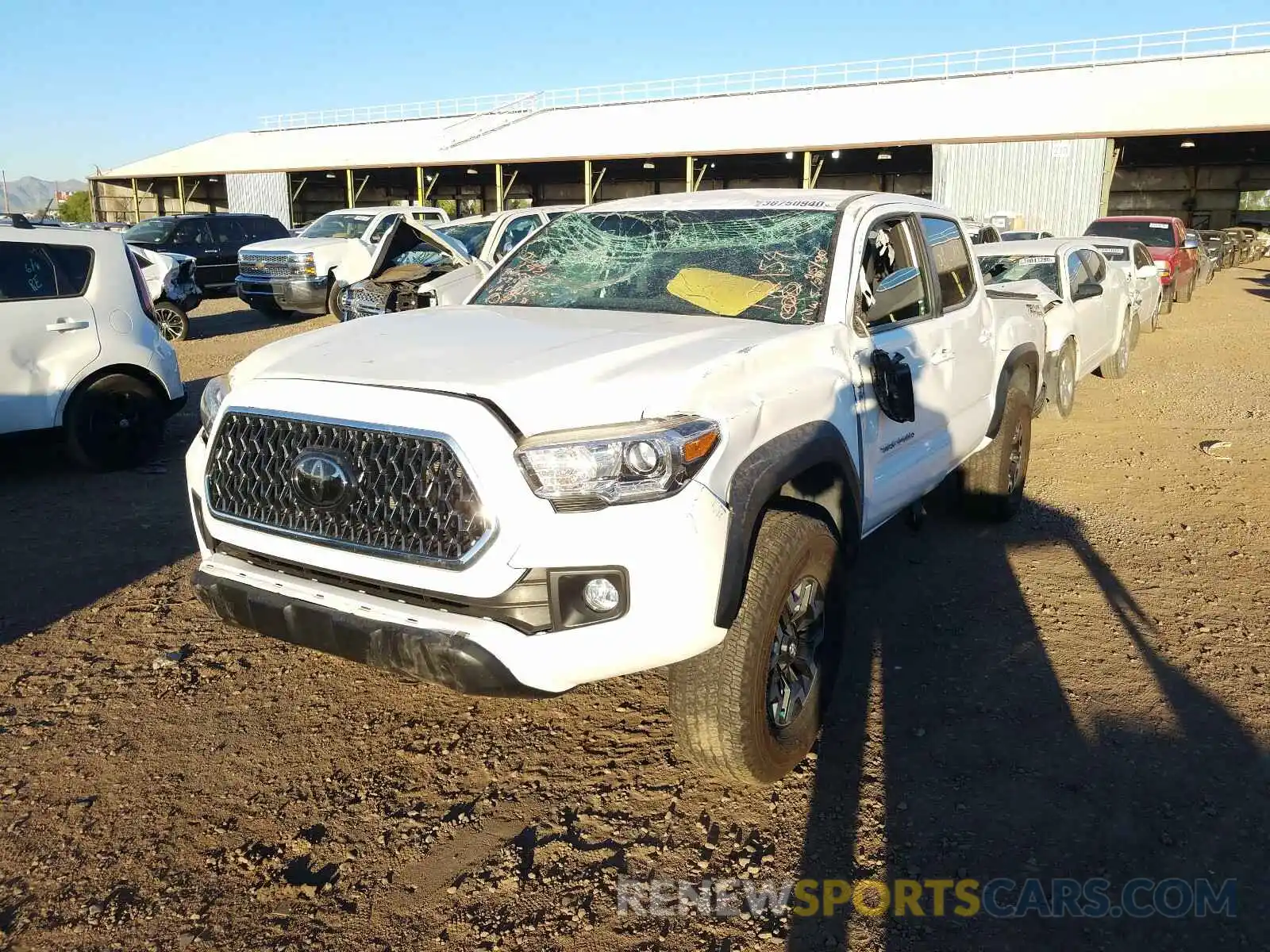 2 Photograph of a damaged car 3TMAZ5CN7KM082288 TOYOTA TACOMA 2019