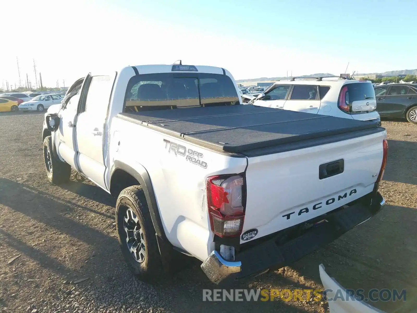 3 Photograph of a damaged car 3TMAZ5CN7KM082288 TOYOTA TACOMA 2019