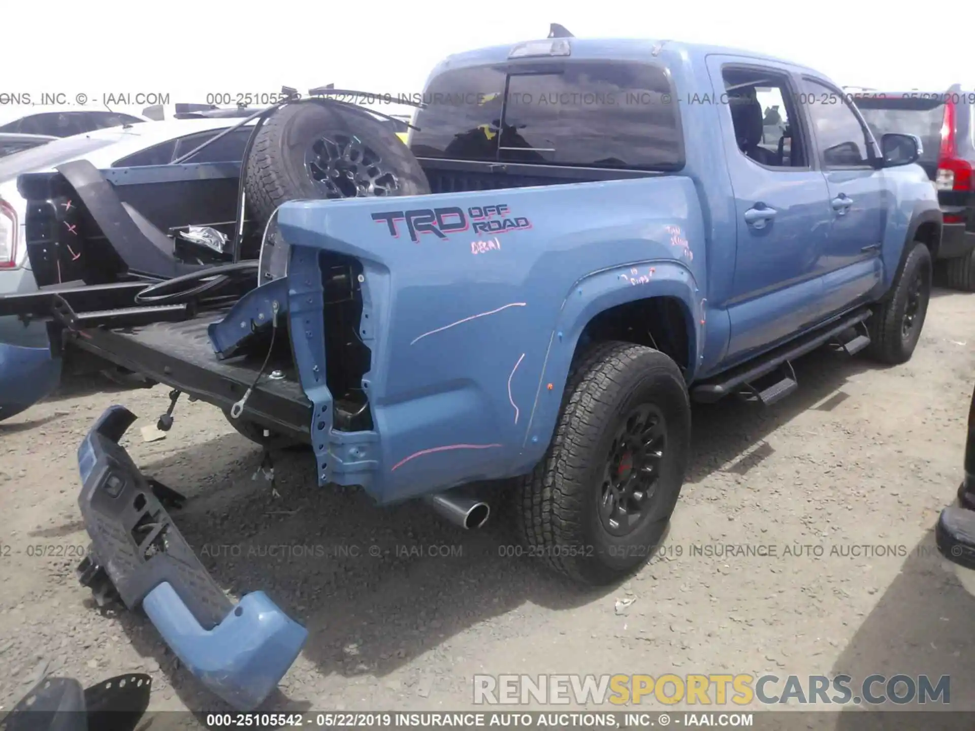 4 Фотография поврежденного автомобиля 3TMAZ5CN7KM082453 TOYOTA TACOMA 2019