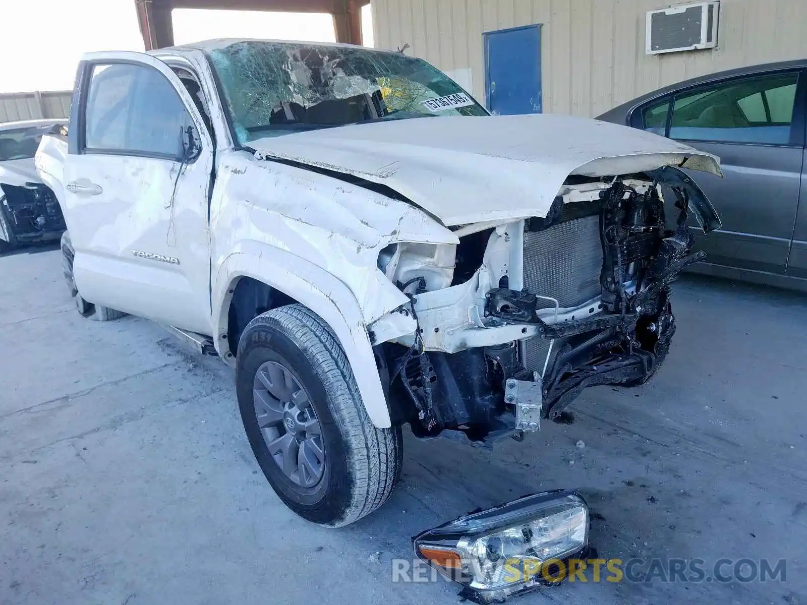 1 Photograph of a damaged car 3TMAZ5CN7KM084767 TOYOTA TACOMA 2019