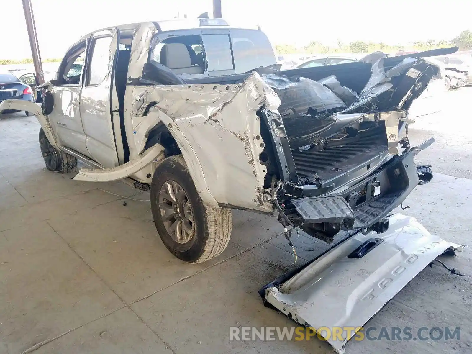 3 Photograph of a damaged car 3TMAZ5CN7KM084767 TOYOTA TACOMA 2019