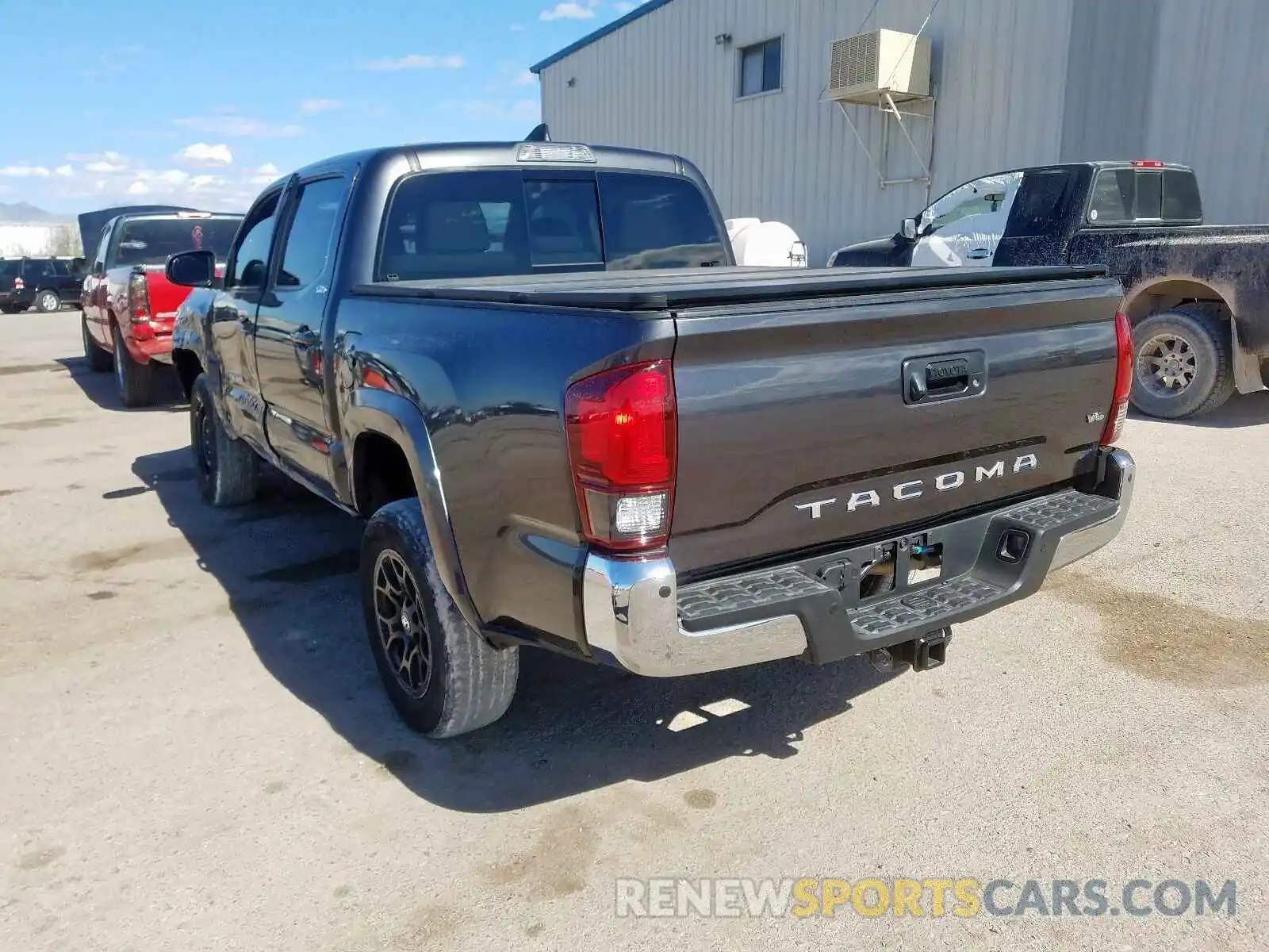 3 Photograph of a damaged car 3TMAZ5CN7KM086793 TOYOTA TACOMA 2019