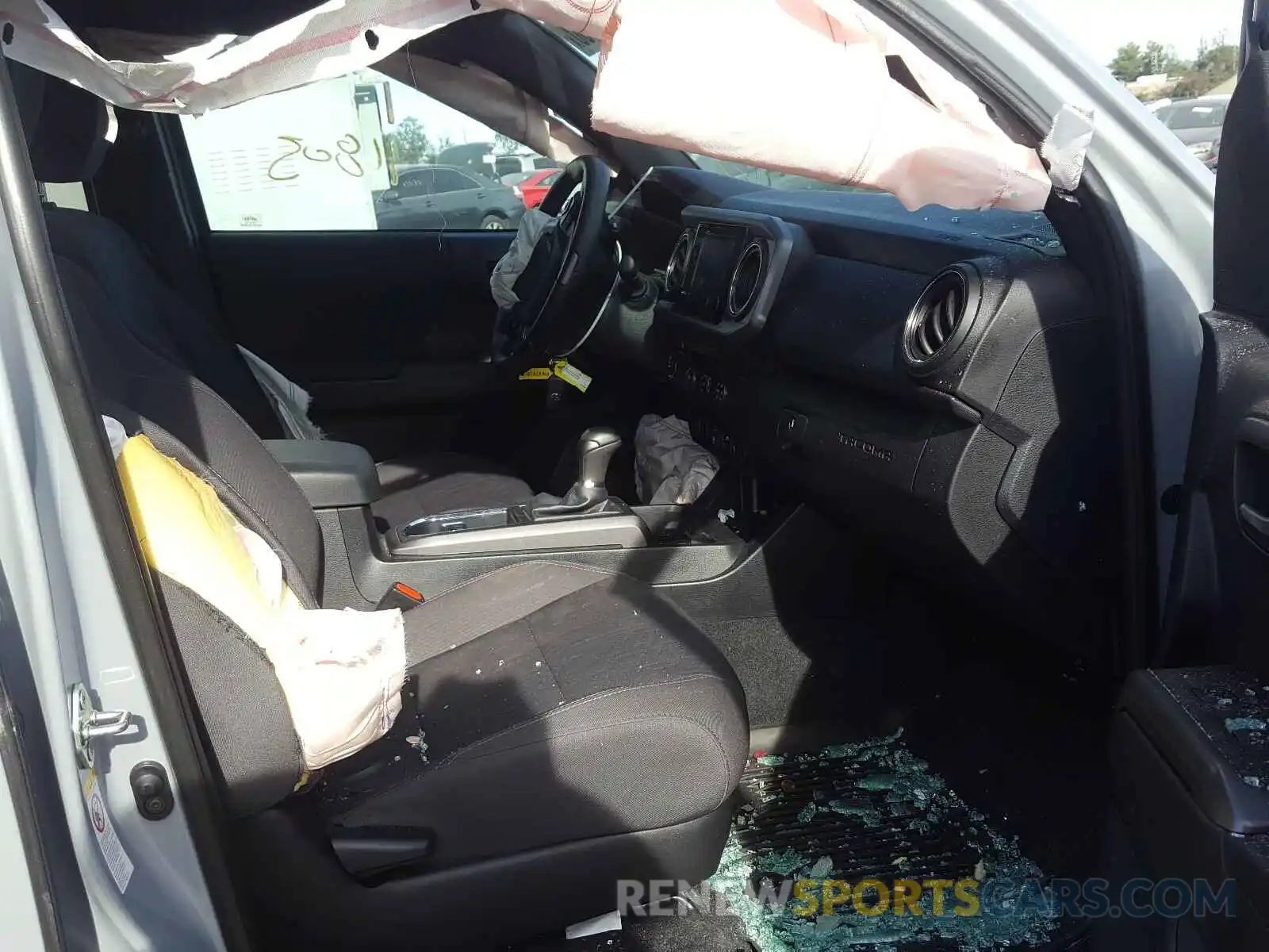 5 Photograph of a damaged car 3TMAZ5CN7KM087510 TOYOTA TACOMA 2019