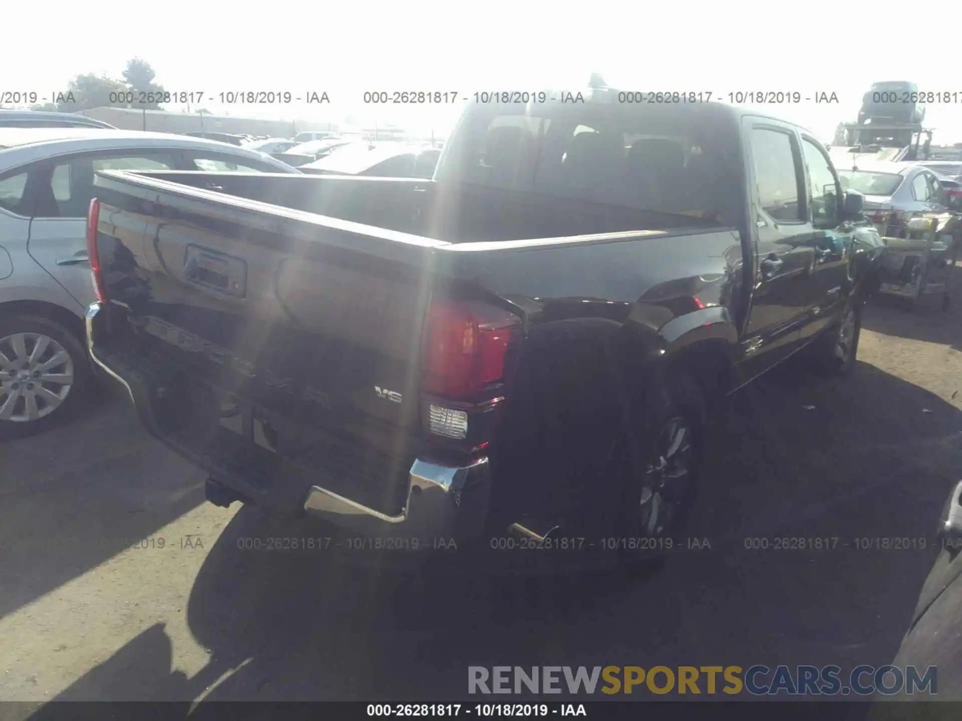 4 Photograph of a damaged car 3TMAZ5CN7KM092013 TOYOTA TACOMA 2019