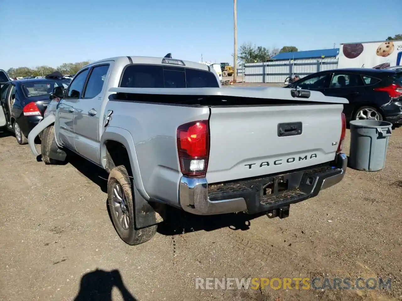 3 Photograph of a damaged car 3TMAZ5CN7KM094201 TOYOTA TACOMA 2019