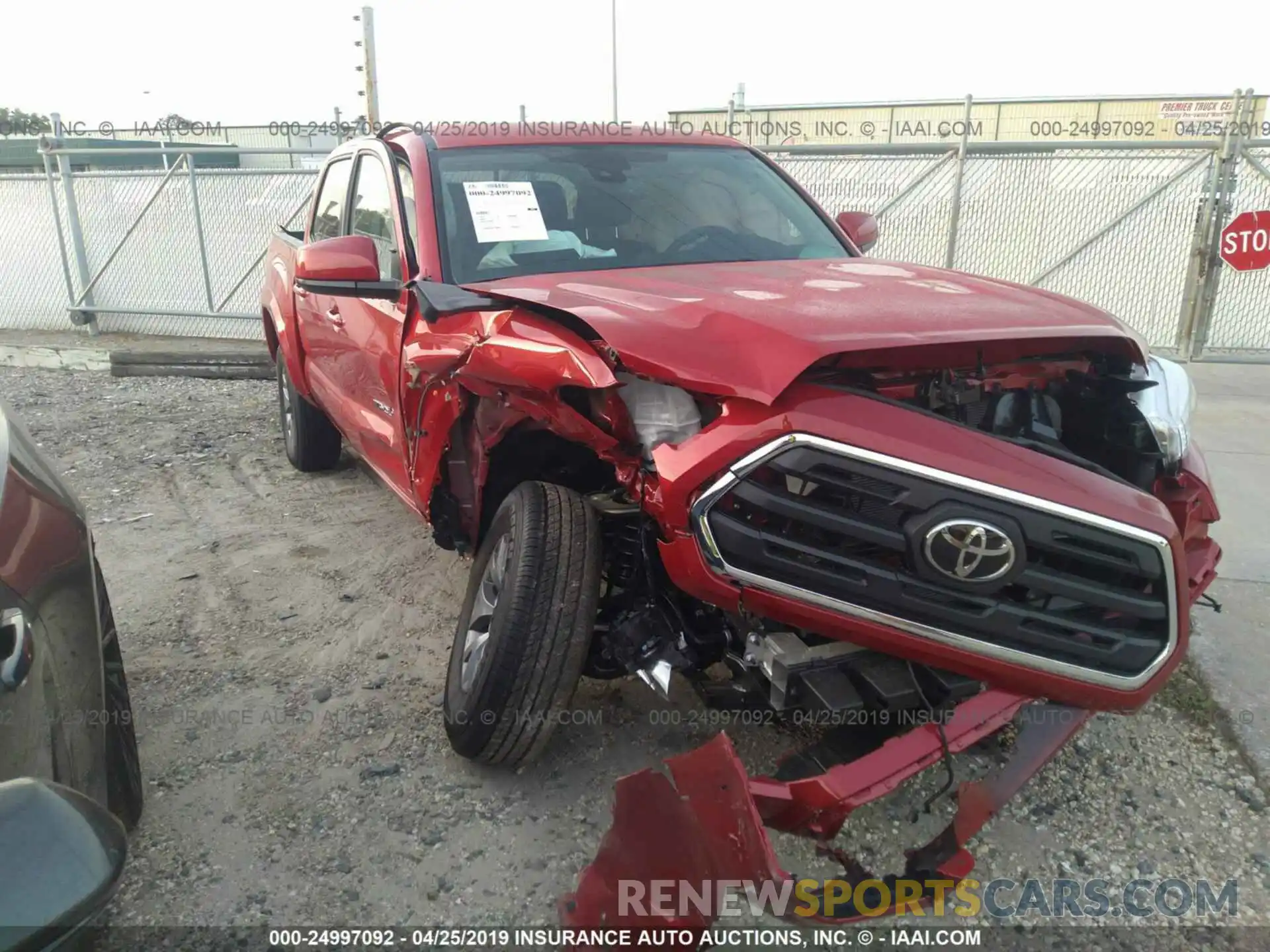 1 Photograph of a damaged car 3TMAZ5CN7KM094294 TOYOTA TACOMA 2019