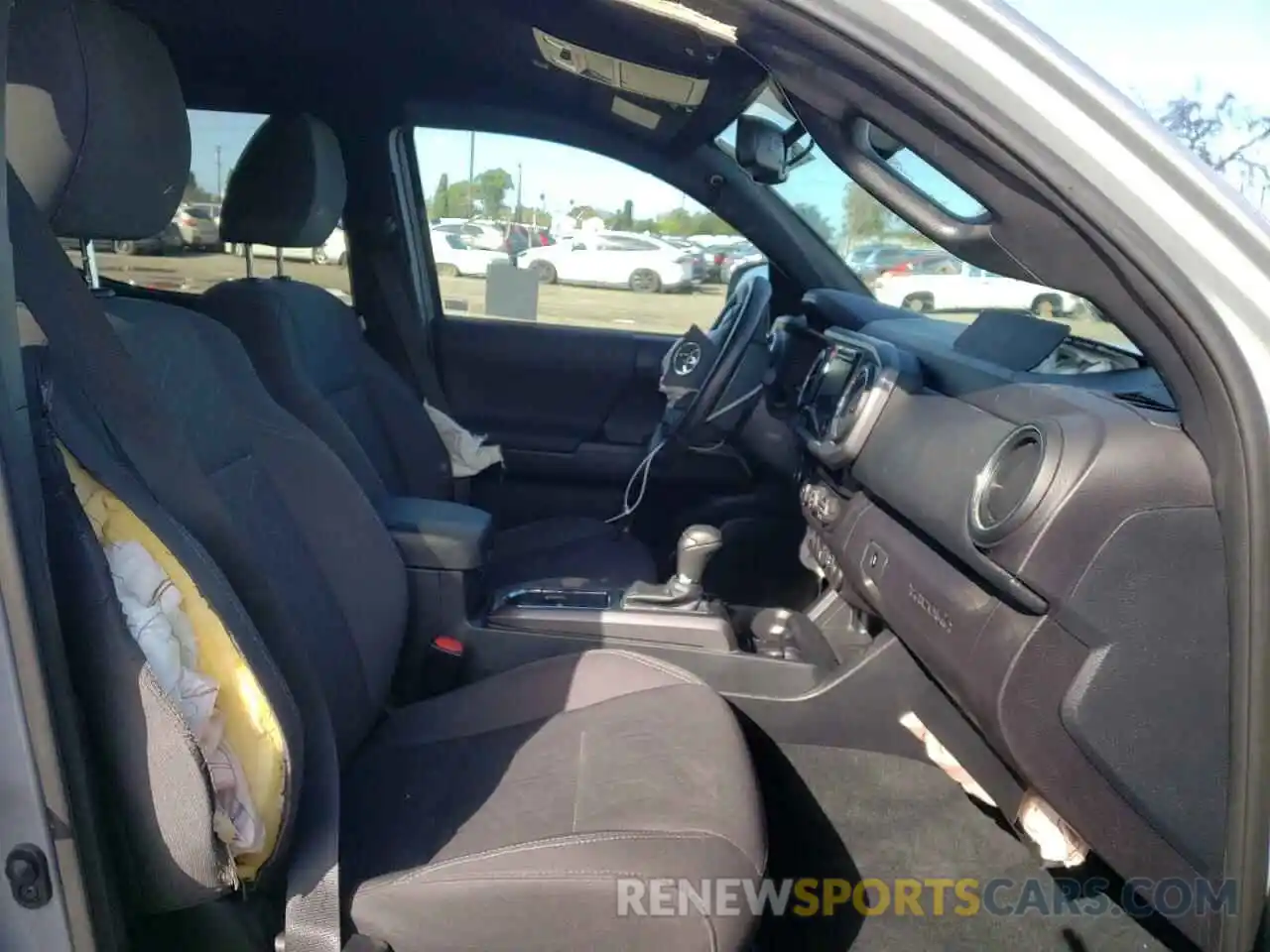 5 Photograph of a damaged car 3TMAZ5CN7KM097812 TOYOTA TACOMA 2019