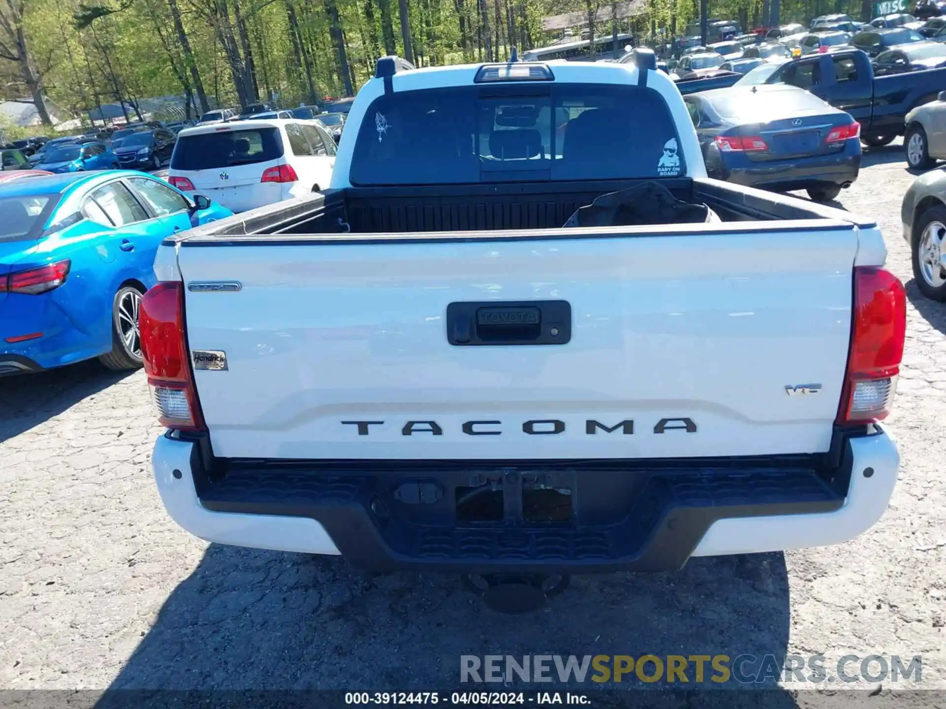 16 Photograph of a damaged car 3TMAZ5CN7KM099799 TOYOTA TACOMA 2019