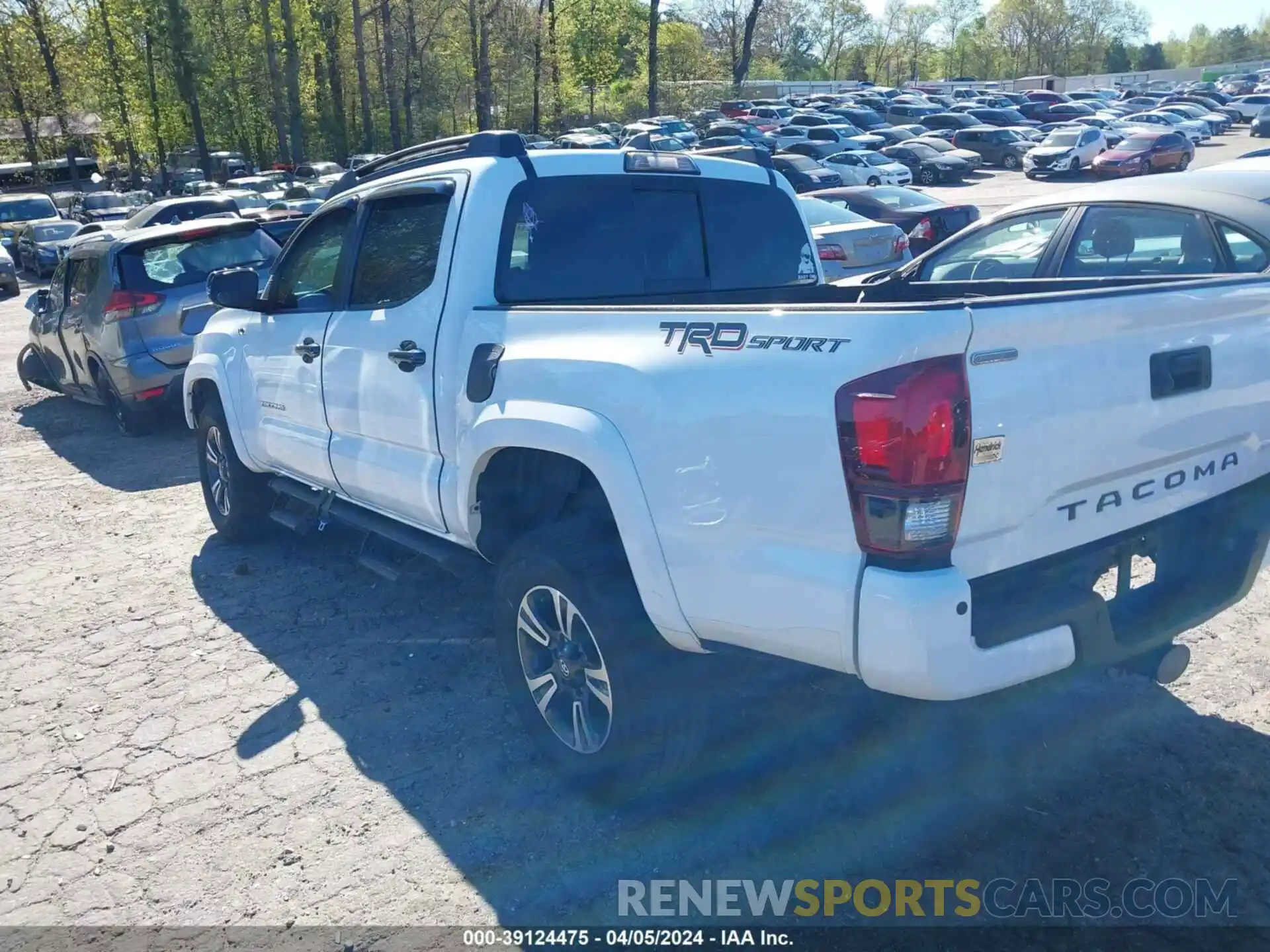 3 Photograph of a damaged car 3TMAZ5CN7KM099799 TOYOTA TACOMA 2019