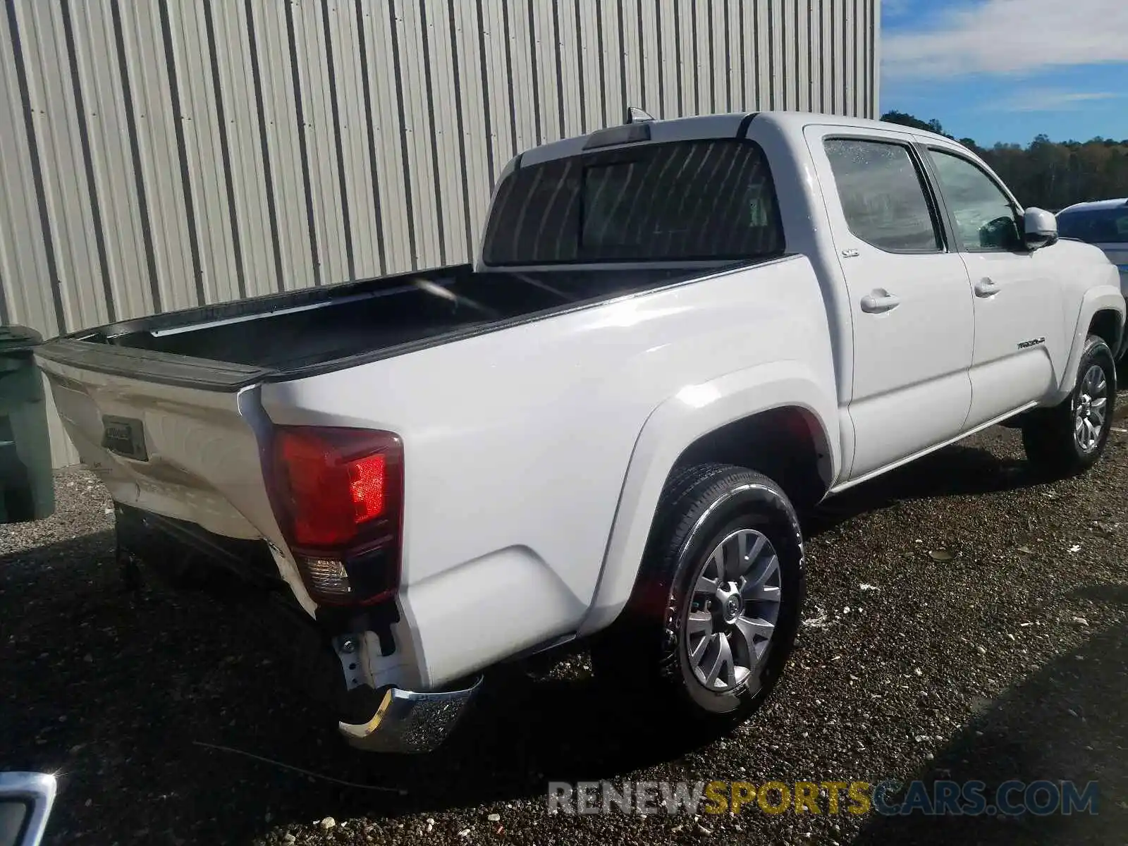 4 Photograph of a damaged car 3TMAZ5CN7KM099933 TOYOTA TACOMA 2019