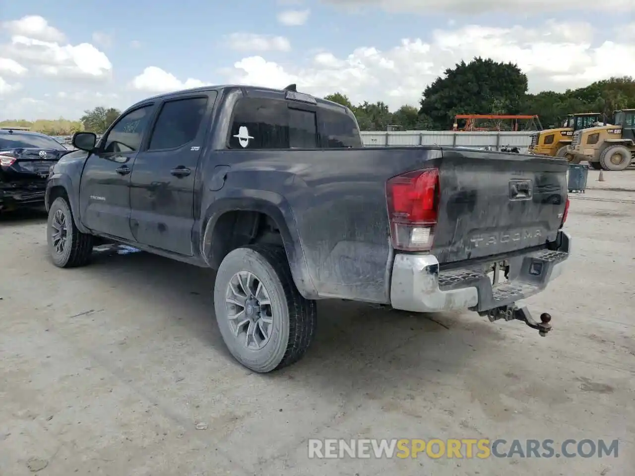 3 Photograph of a damaged car 3TMAZ5CN7KM102622 TOYOTA TACOMA 2019