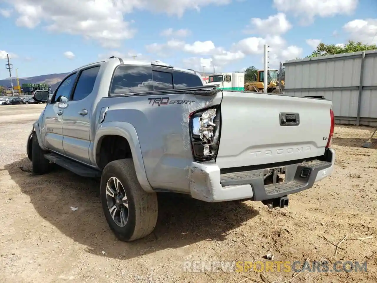 3 Фотография поврежденного автомобиля 3TMAZ5CN7KM102748 TOYOTA TACOMA 2019