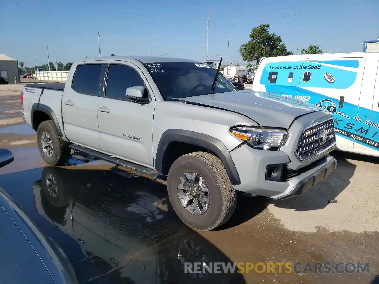 1 Photograph of a damaged car 3TMAZ5CN7KM102975 TOYOTA TACOMA 2019