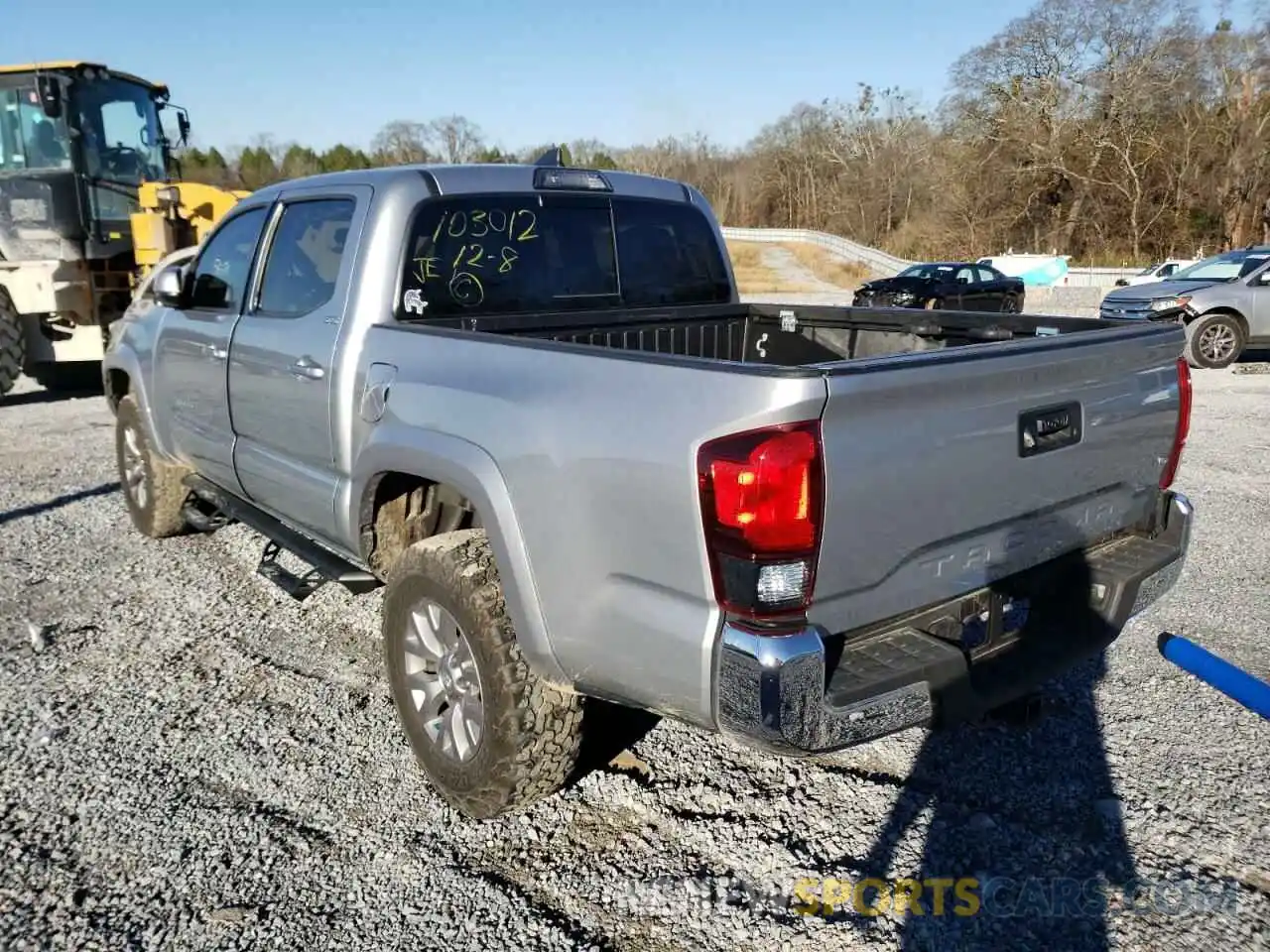 3 Photograph of a damaged car 3TMAZ5CN7KM103012 TOYOTA TACOMA 2019