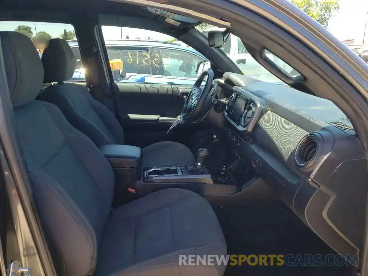 5 Photograph of a damaged car 3TMAZ5CN7KM104547 TOYOTA TACOMA 2019