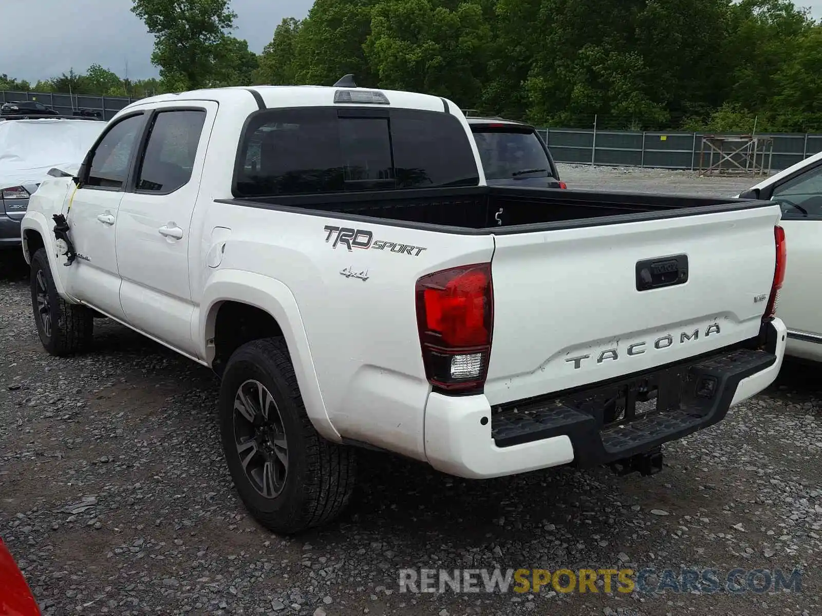 3 Photograph of a damaged car 3TMAZ5CN7KM105813 TOYOTA TACOMA 2019