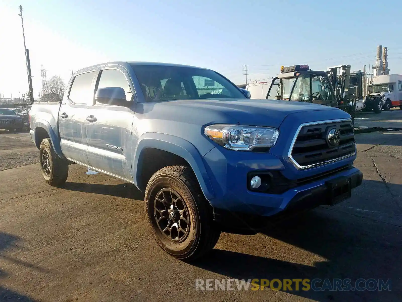 1 Photograph of a damaged car 3TMAZ5CN8KM079514 TOYOTA TACOMA 2019