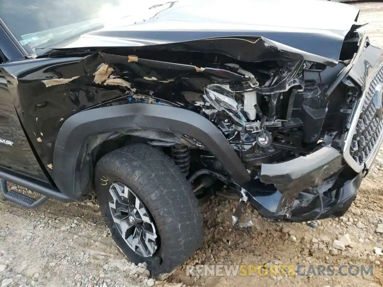 9 Photograph of a damaged car 3TMAZ5CN8KM079545 TOYOTA TACOMA 2019