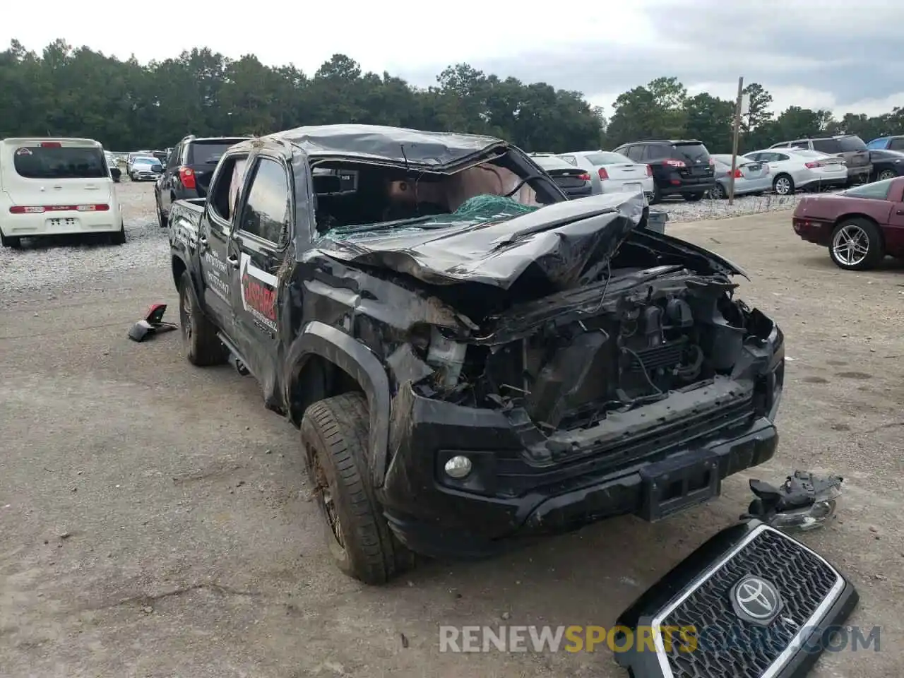 9 Photograph of a damaged car 3TMAZ5CN8KM082316 TOYOTA TACOMA 2019