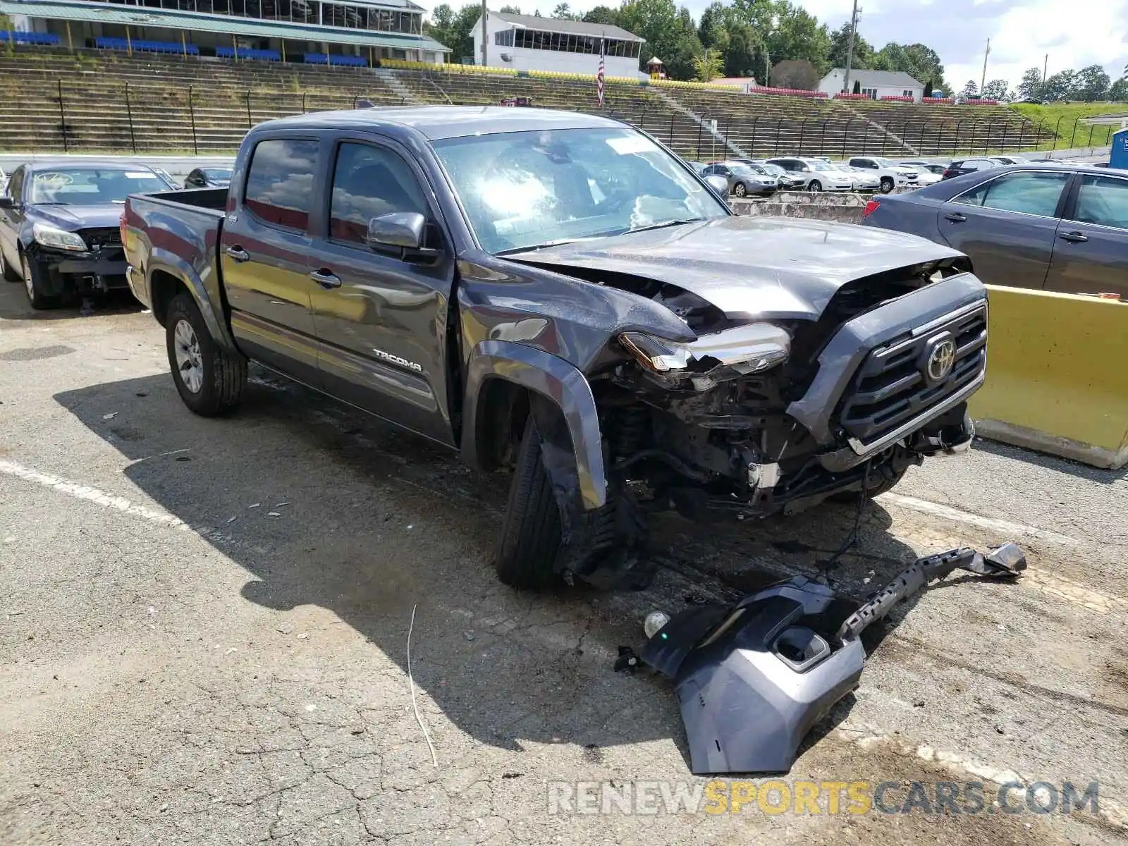 1 Photograph of a damaged car 3TMAZ5CN8KM085331 TOYOTA TACOMA 2019