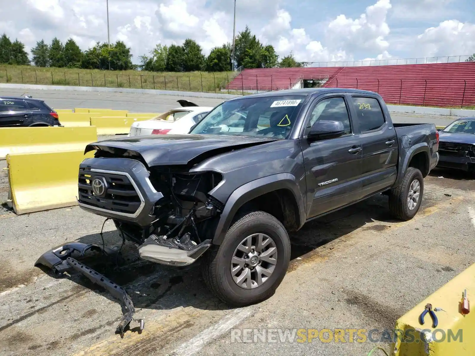 2 Photograph of a damaged car 3TMAZ5CN8KM085331 TOYOTA TACOMA 2019
