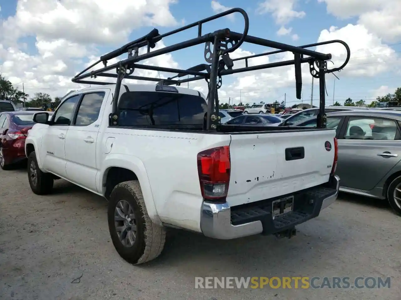 3 Photograph of a damaged car 3TMAZ5CN8KM087855 TOYOTA TACOMA 2019