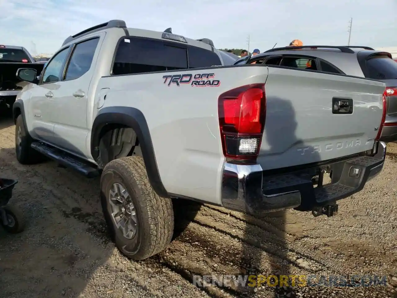 3 Photograph of a damaged car 3TMAZ5CN8KM088116 TOYOTA TACOMA 2019