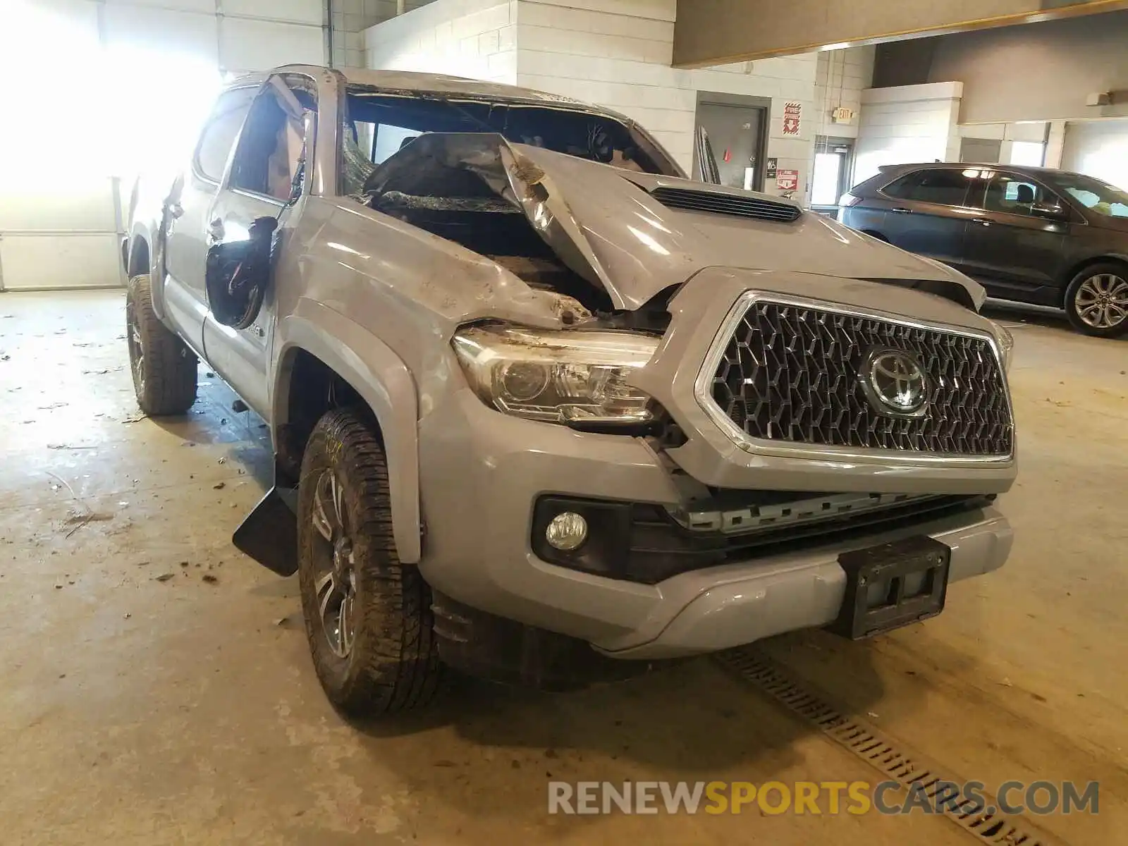 1 Photograph of a damaged car 3TMAZ5CN8KM096751 TOYOTA TACOMA 2019