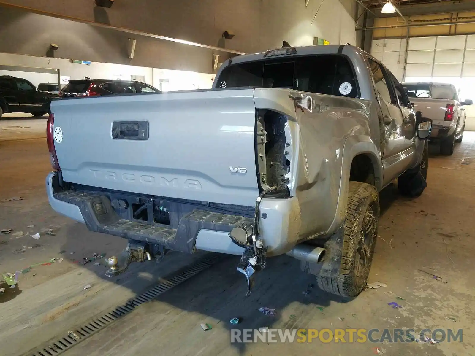 4 Photograph of a damaged car 3TMAZ5CN8KM096751 TOYOTA TACOMA 2019