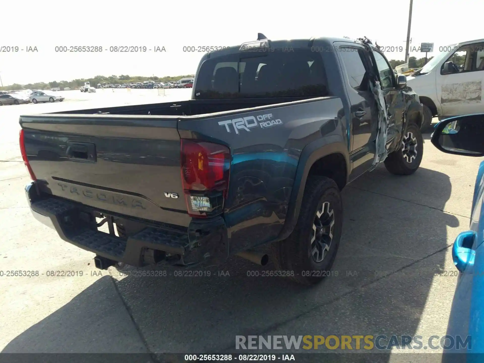 4 Photograph of a damaged car 3TMAZ5CN8KM096801 TOYOTA TACOMA 2019