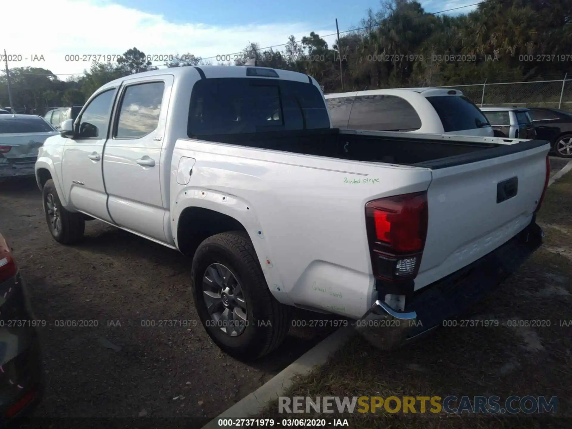 3 Photograph of a damaged car 3TMAZ5CN8KM099603 TOYOTA TACOMA 2019