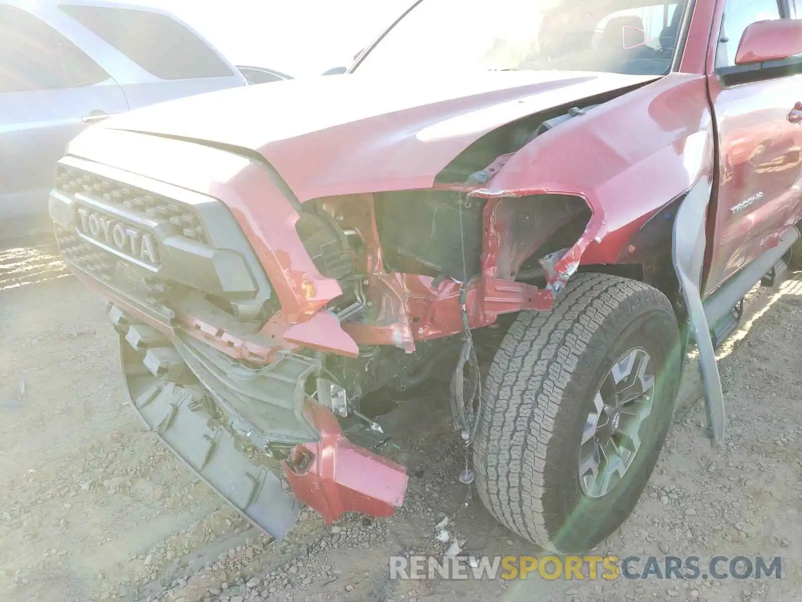 9 Photograph of a damaged car 3TMAZ5CN8KM100278 TOYOTA TACOMA 2019