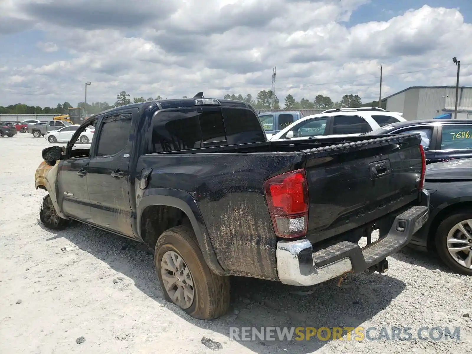 3 Photograph of a damaged car 3TMAZ5CN8KM106761 TOYOTA TACOMA 2019