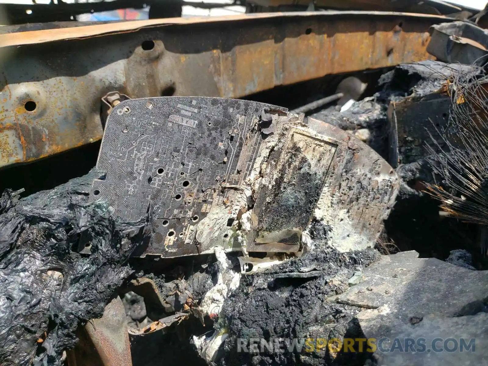 8 Photograph of a damaged car 3TMAZ5CN8KM106761 TOYOTA TACOMA 2019