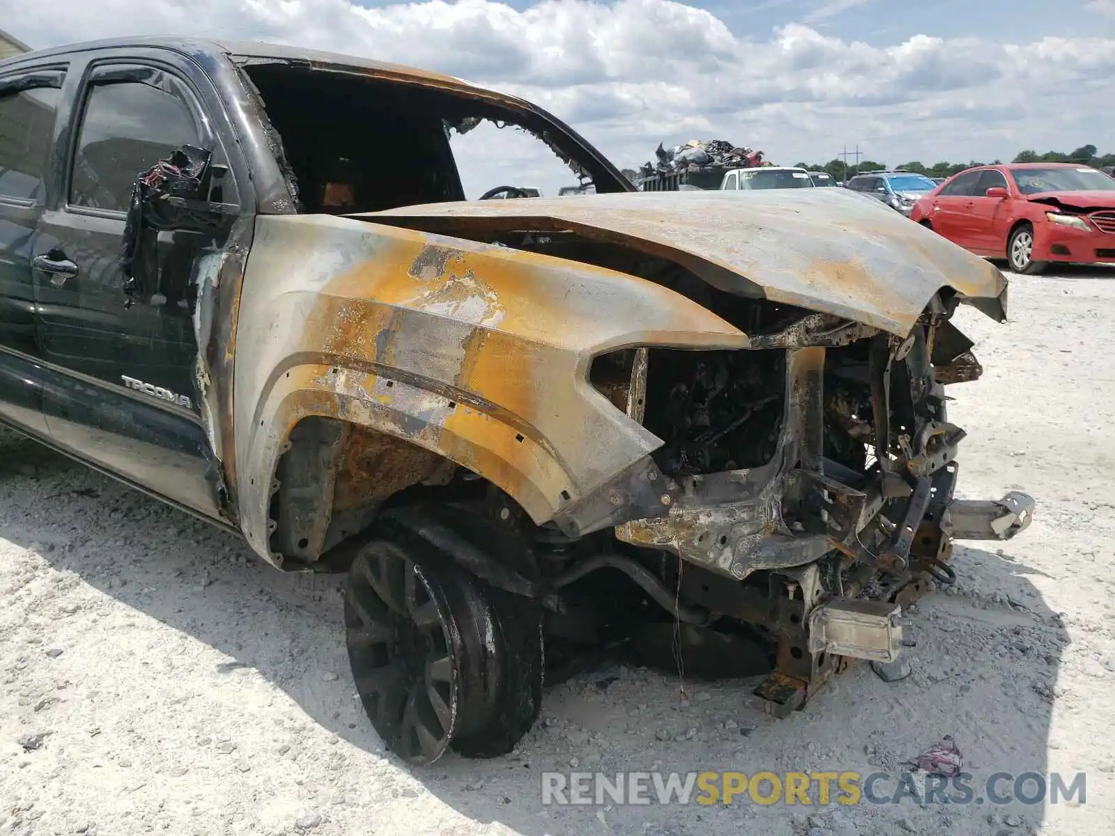 9 Photograph of a damaged car 3TMAZ5CN8KM106761 TOYOTA TACOMA 2019