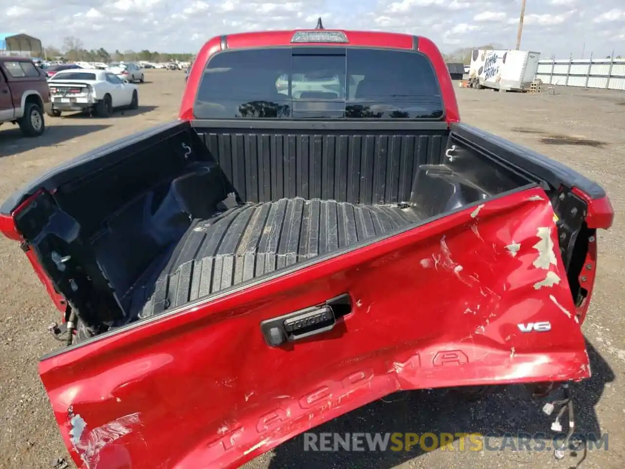 9 Photograph of a damaged car 3TMAZ5CN8KM110549 TOYOTA TACOMA 2019