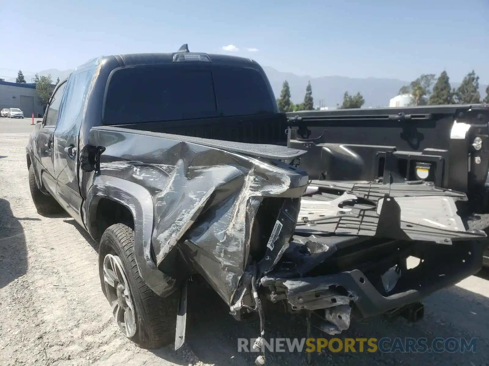 3 Photograph of a damaged car 3TMAZ5CN8KM111538 TOYOTA TACOMA 2019