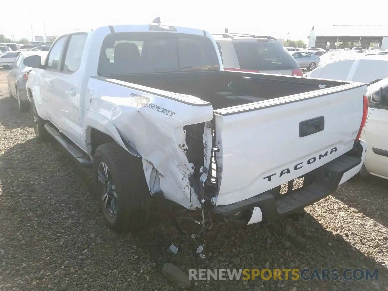 3 Photograph of a damaged car 3TMAZ5CN8KM113323 TOYOTA TACOMA 2019