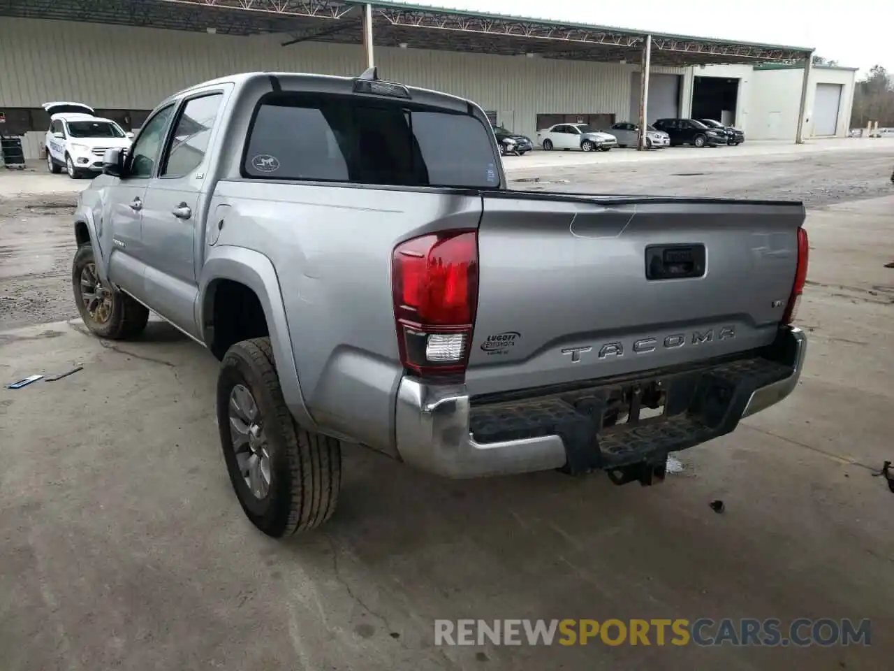 3 Photograph of a damaged car 3TMAZ5CN8KM114035 TOYOTA TACOMA 2019