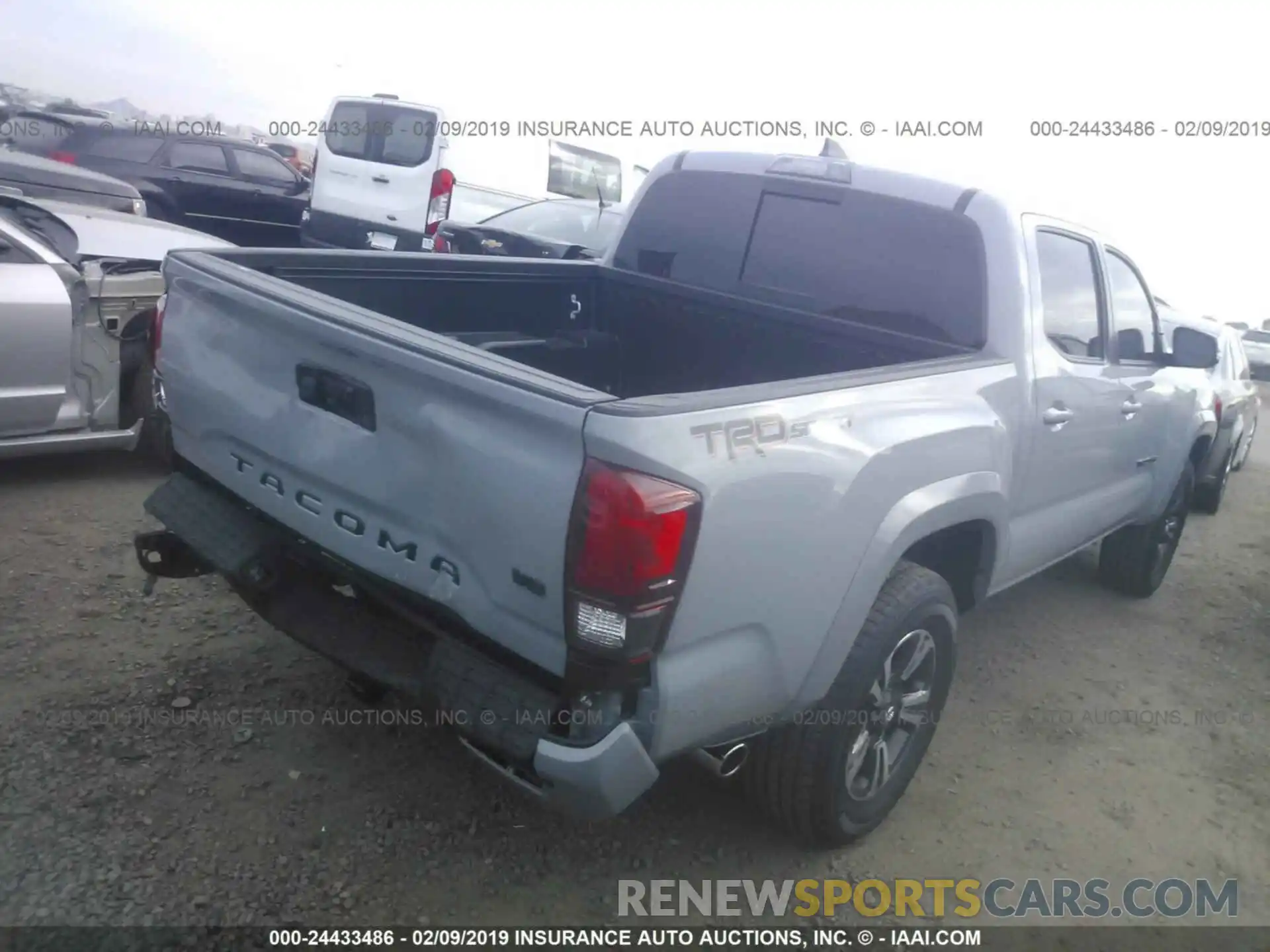 4 Photograph of a damaged car 3TMAZ5CN9KM080106 TOYOTA TACOMA 2019