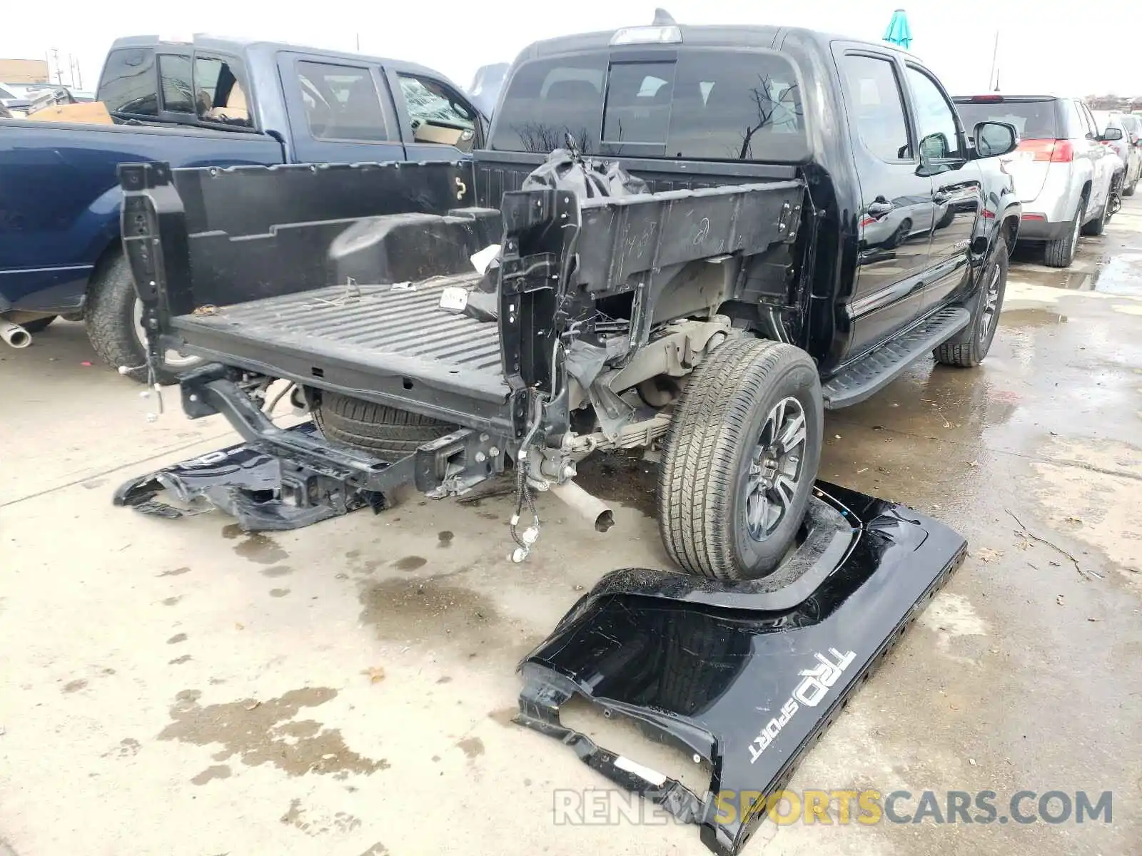 9 Photograph of a damaged car 3TMAZ5CN9KM080428 TOYOTA TACOMA 2019