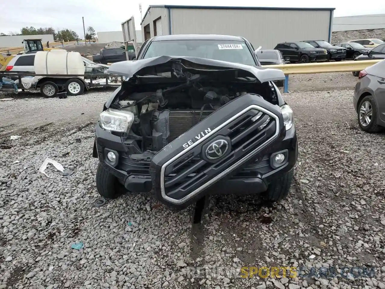 5 Photograph of a damaged car 3TMAZ5CN9KM080509 TOYOTA TACOMA 2019