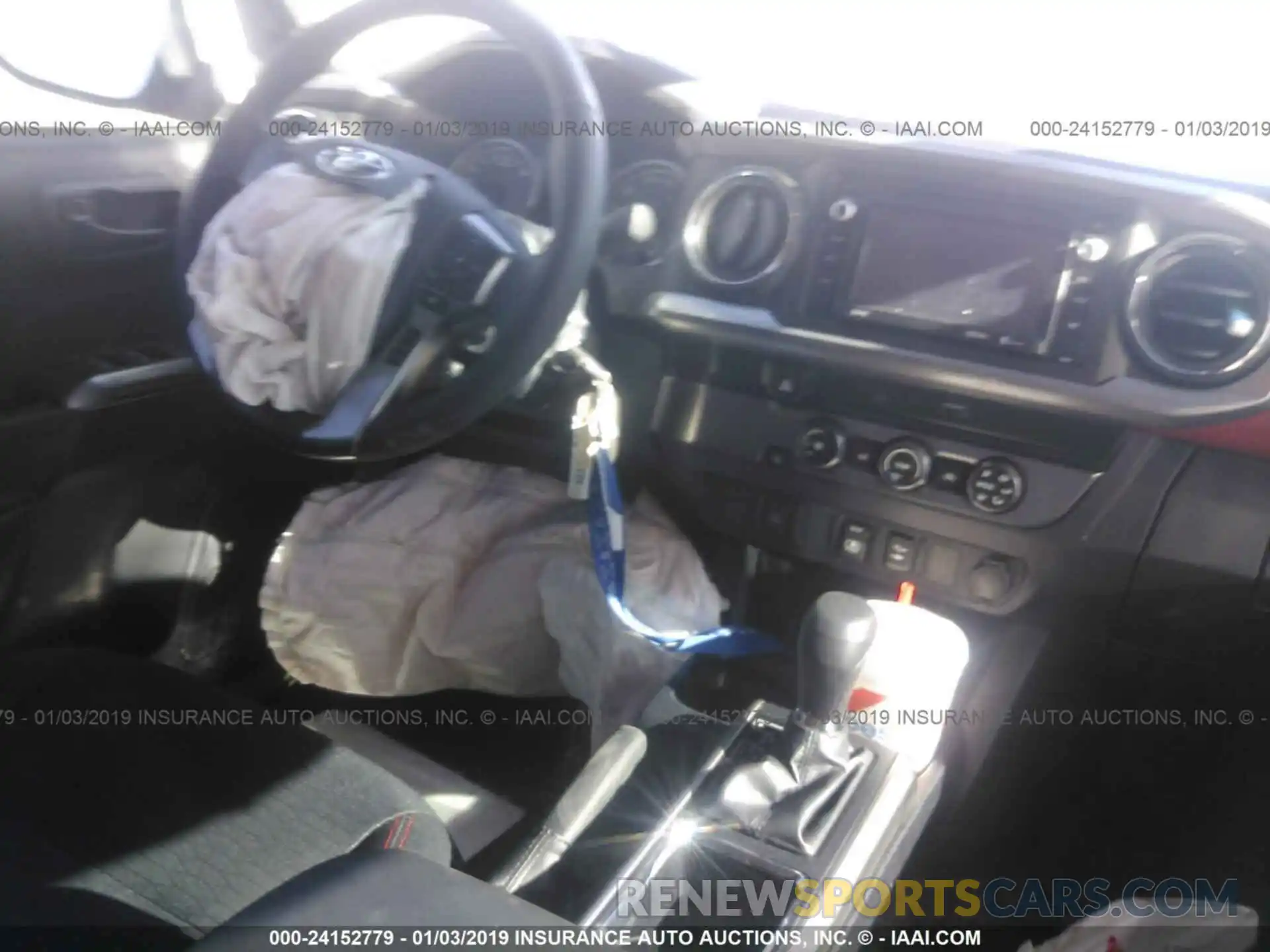 5 Photograph of a damaged car 3TMAZ5CN9KM080994 TOYOTA TACOMA 2019